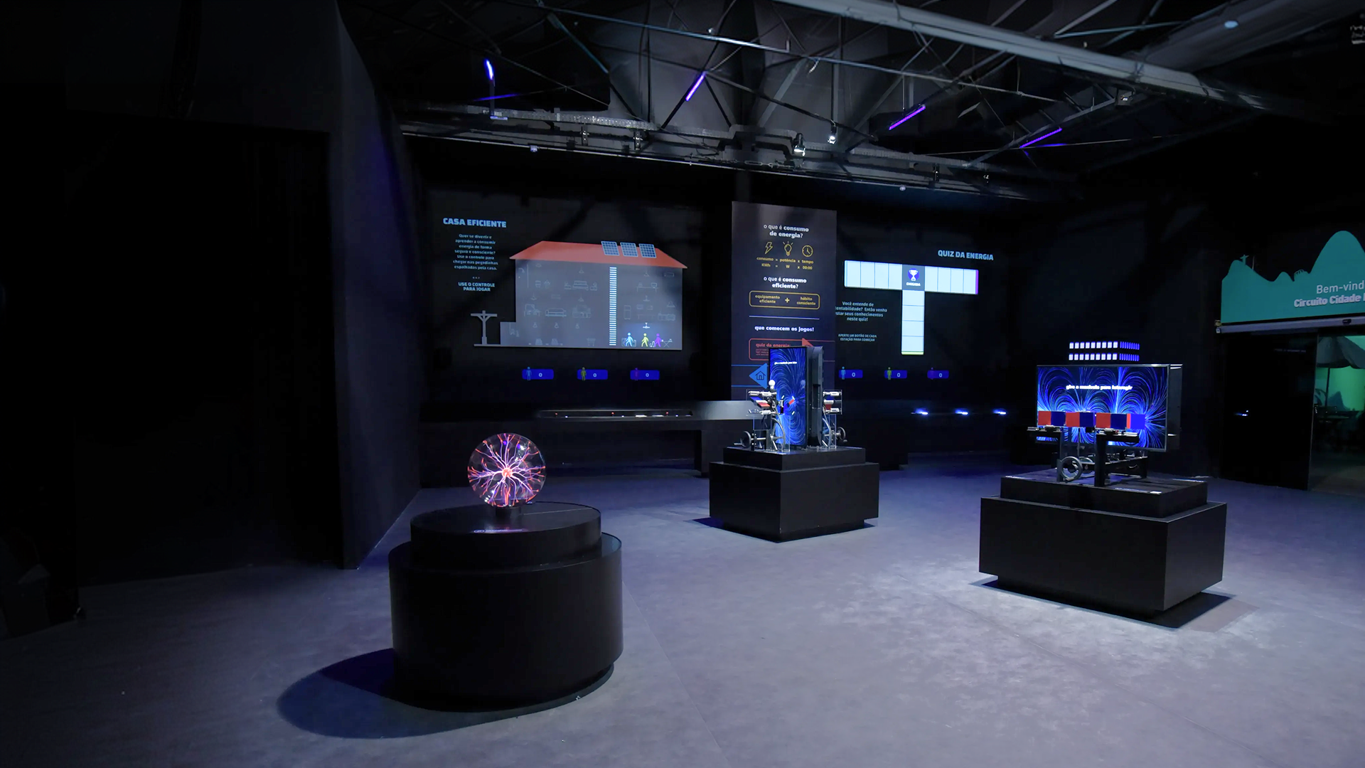 Interior do Museu Light da Energia com instalações imersivas